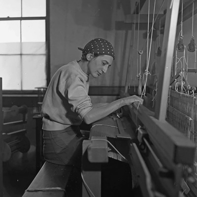 Anni Albers in her weaving studio at Black Mountain College, Asheville, NC, 1937. Photograph by Helen M. Post. Courtesy of the Western Regional Archives, State Archives of North Carolina. - © Oracles: Artists’ Calling Cards